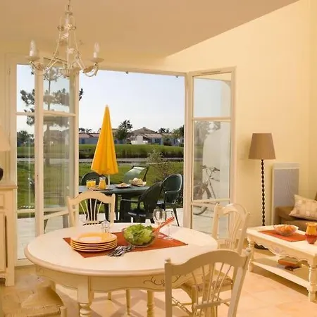 Prázdninový dům Charming With Dishwasher Located At Golf Course LʼAiguillon-sur-Vie