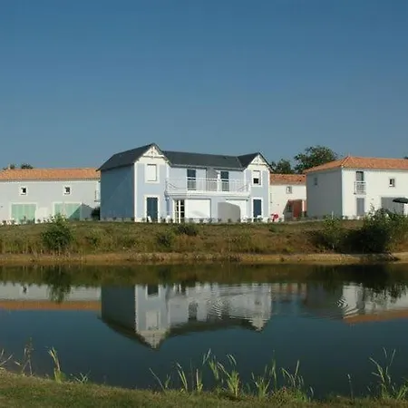 Charming With Dishwasher Located At Golf Course Prázdninový dům LʼAiguillon-sur-Vie