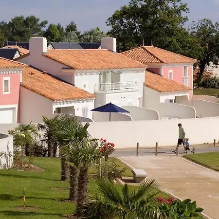 Charming With Dishwasher Located At Golf Course LʼAiguillon-sur-Vie