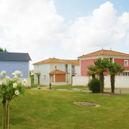 Prázdninový dům Charming With Dishwasher Located At Golf Course LʼAiguillon-sur-Vie